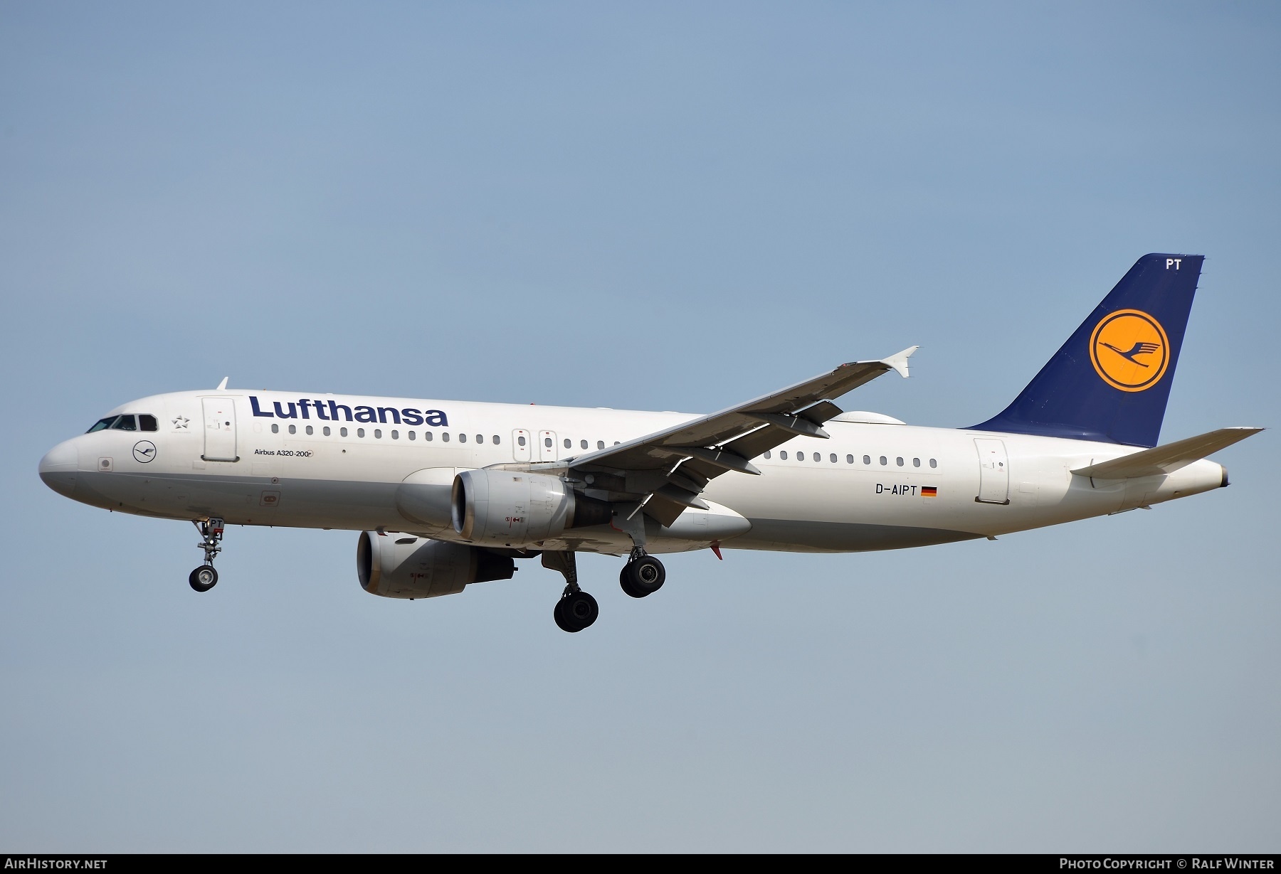 Aircraft Photo of D-AIPT | Airbus A320-211 | Lufthansa | AirHistory.net #305609