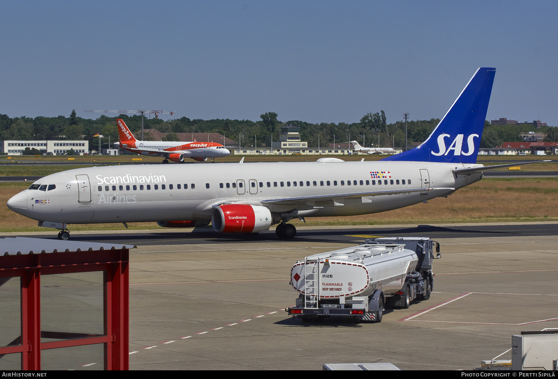 Aircraft Photo of LN-RPM | Boeing 737-883 | Scandinavian Airlines - SAS | AirHistory.net #305697