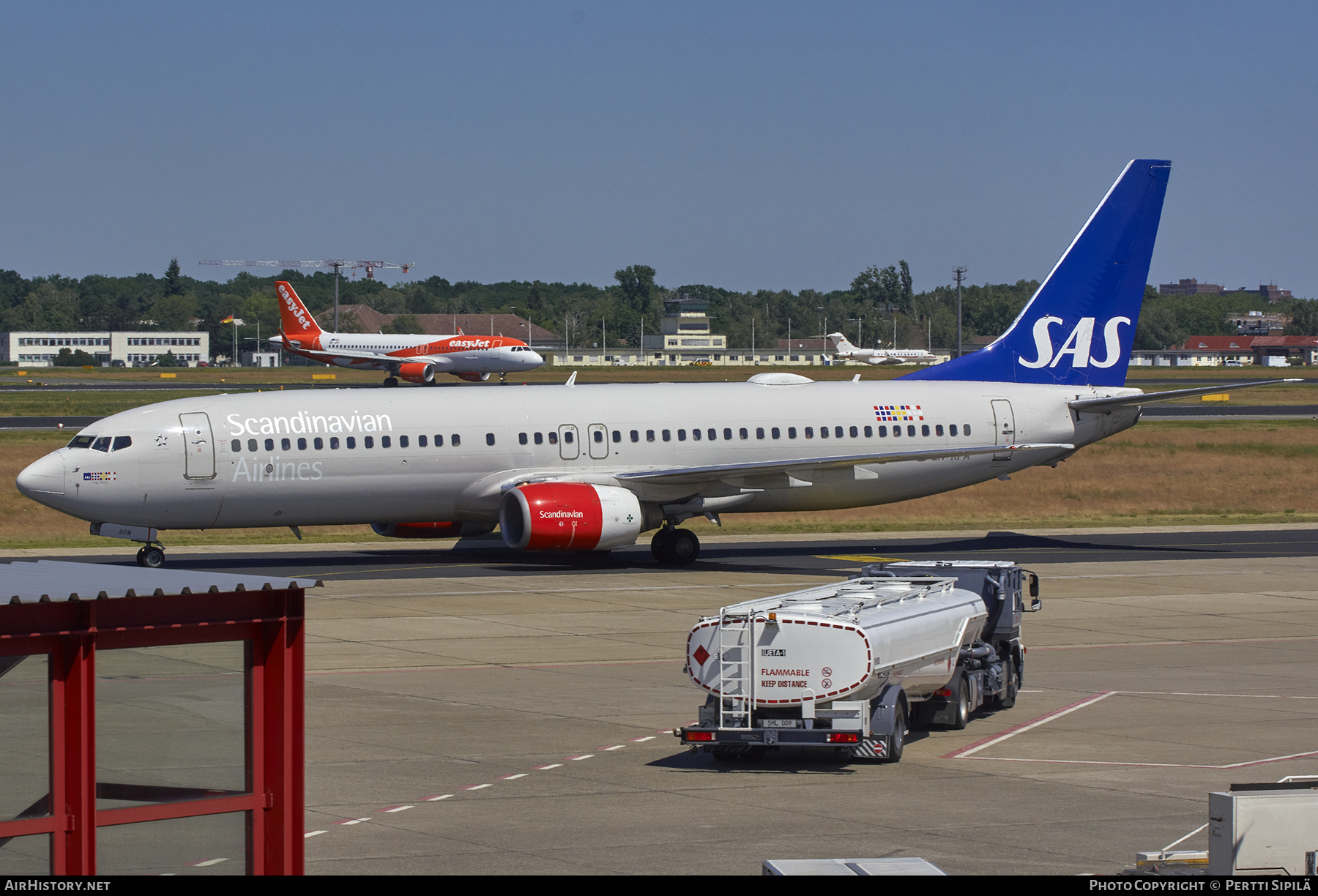 Aircraft Photo of LN-RPM | Boeing 737-883 | Scandinavian Airlines - SAS | AirHistory.net #305697