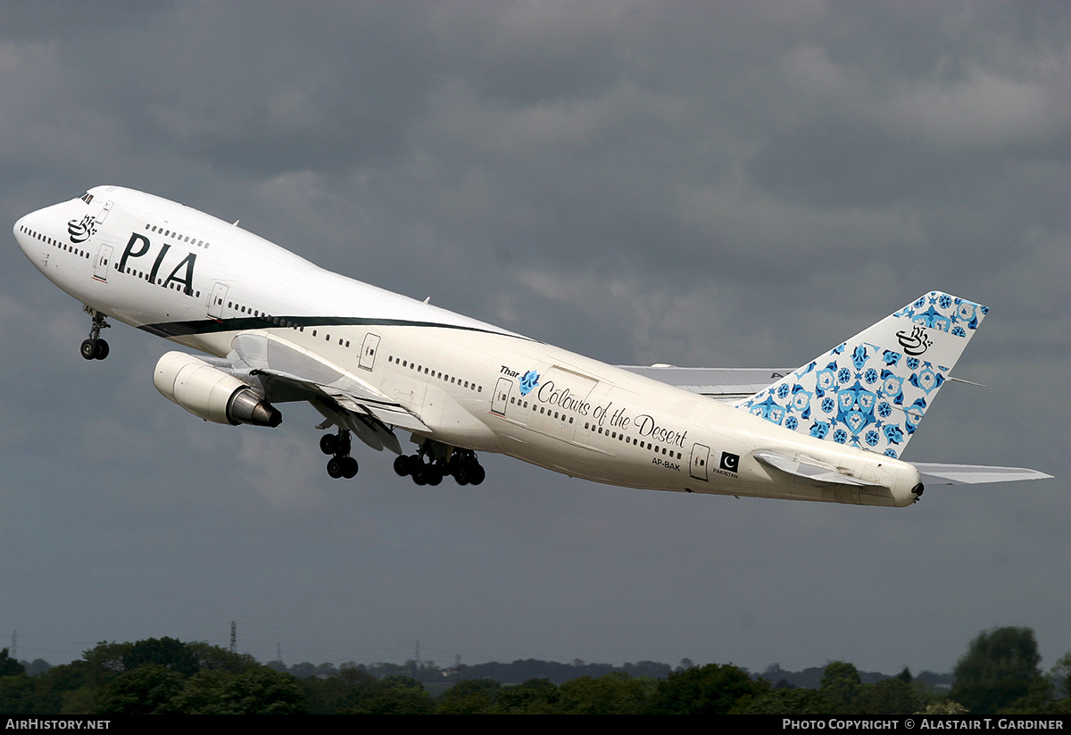 Aircraft Photo of AP-BAK | Boeing 747-240BM | Pakistan International Airlines - PIA | AirHistory.net #305861