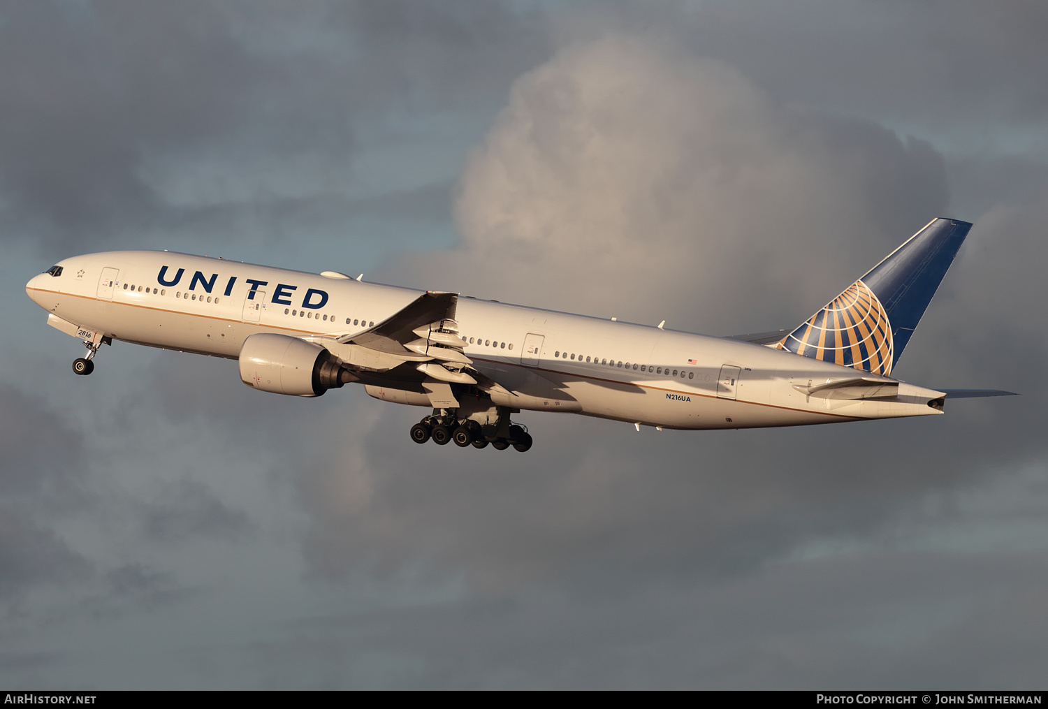 Aircraft Photo of N216UA | Boeing 777-222/ER | United Airlines | AirHistory.net #305862