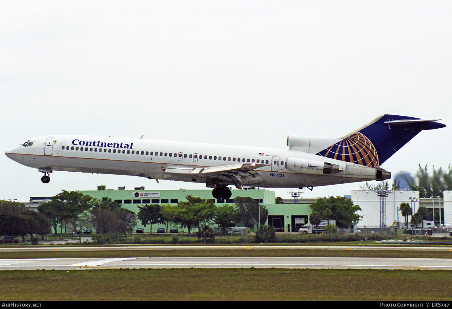 Aircraft Photo of N69736 | Boeing 727-224/Adv | Continental Airlines | AirHistory.net #305949