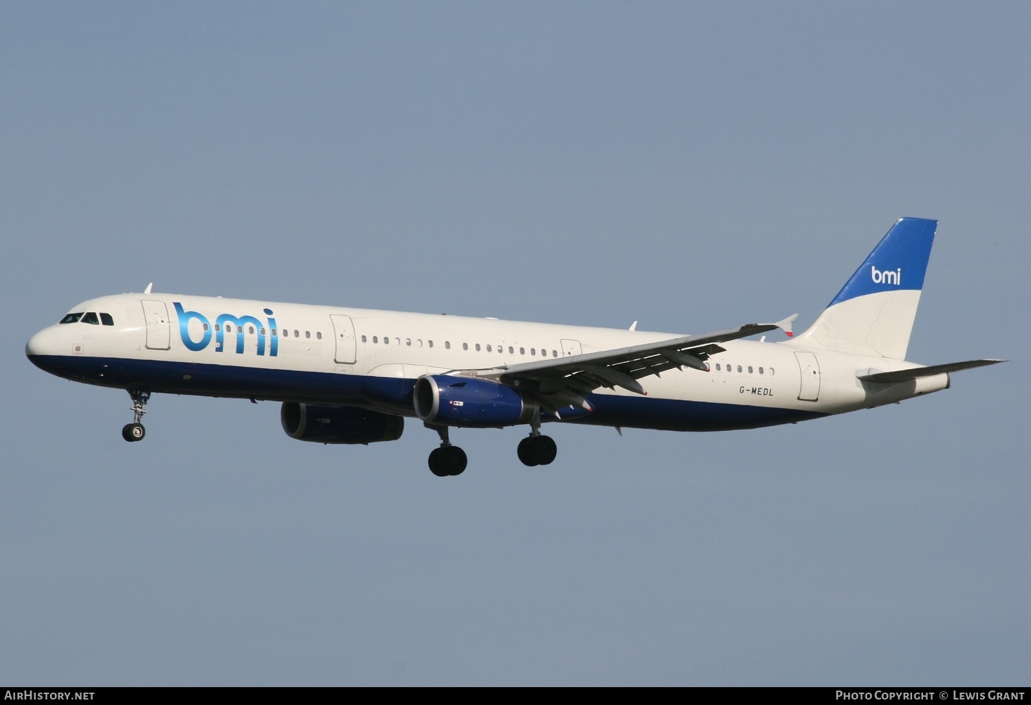 Aircraft Photo of G-MEDL | Airbus A321-231 | BMI - British Midland International | AirHistory.net #306006