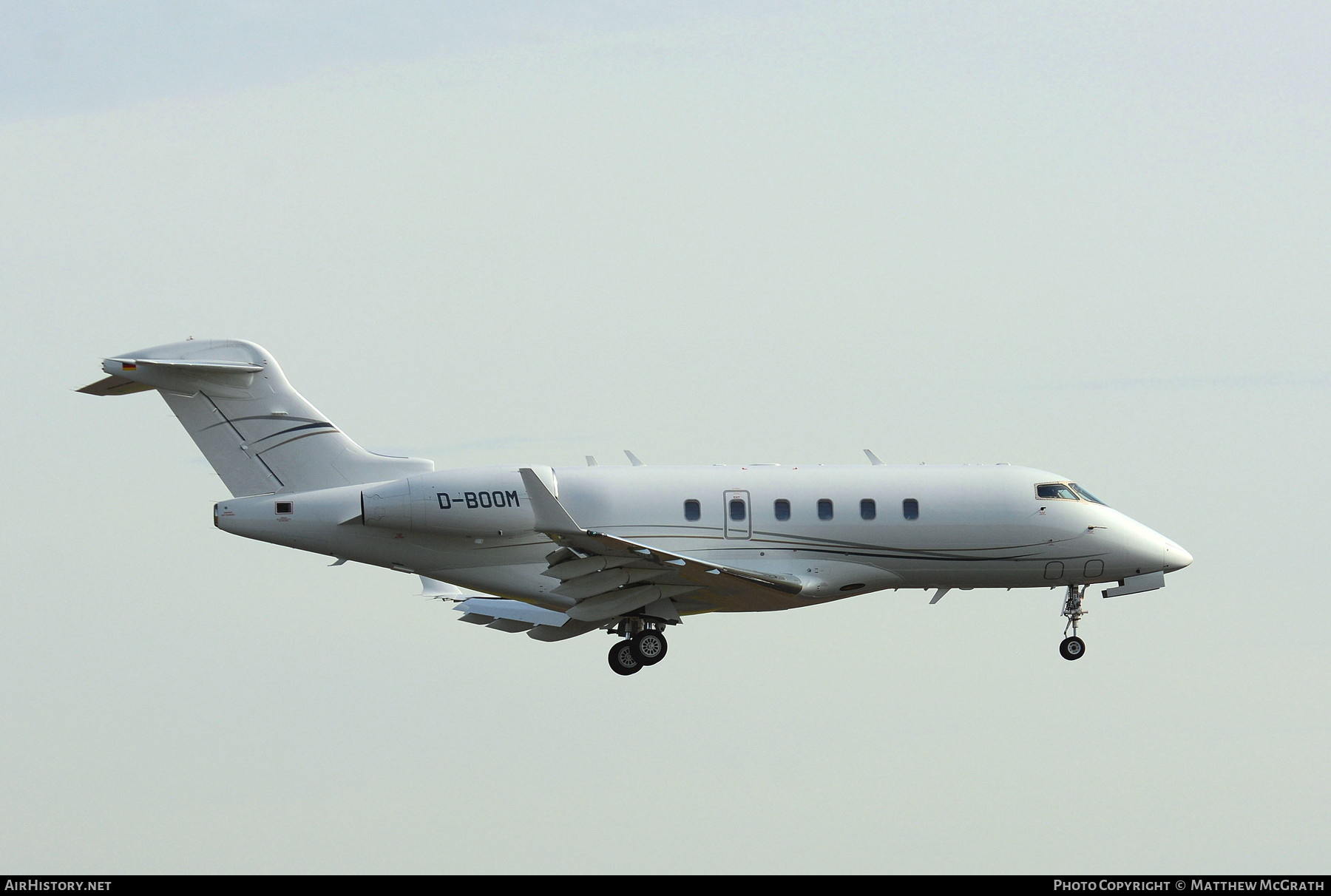 Aircraft Photo of D-BOOM | Bombardier Challenger 300 (BD-100-1A10) | AirHistory.net #306168