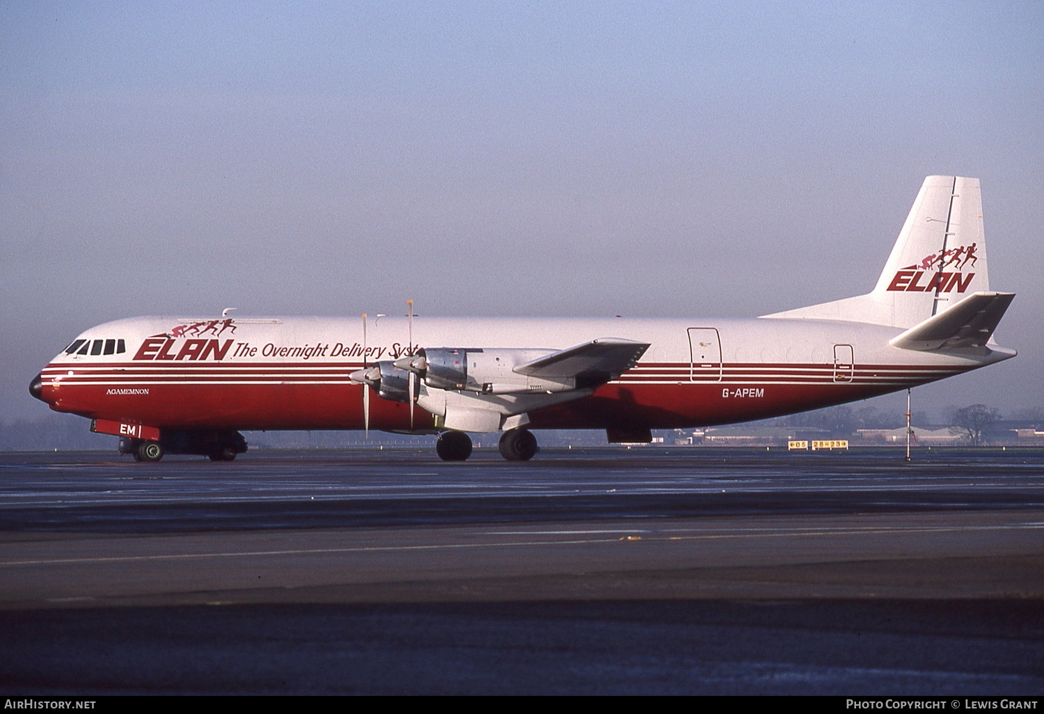 Aircraft Photo of G-APEM | Vickers 953C Merchantman | Elan Overnight Delivery System | AirHistory.net #306210