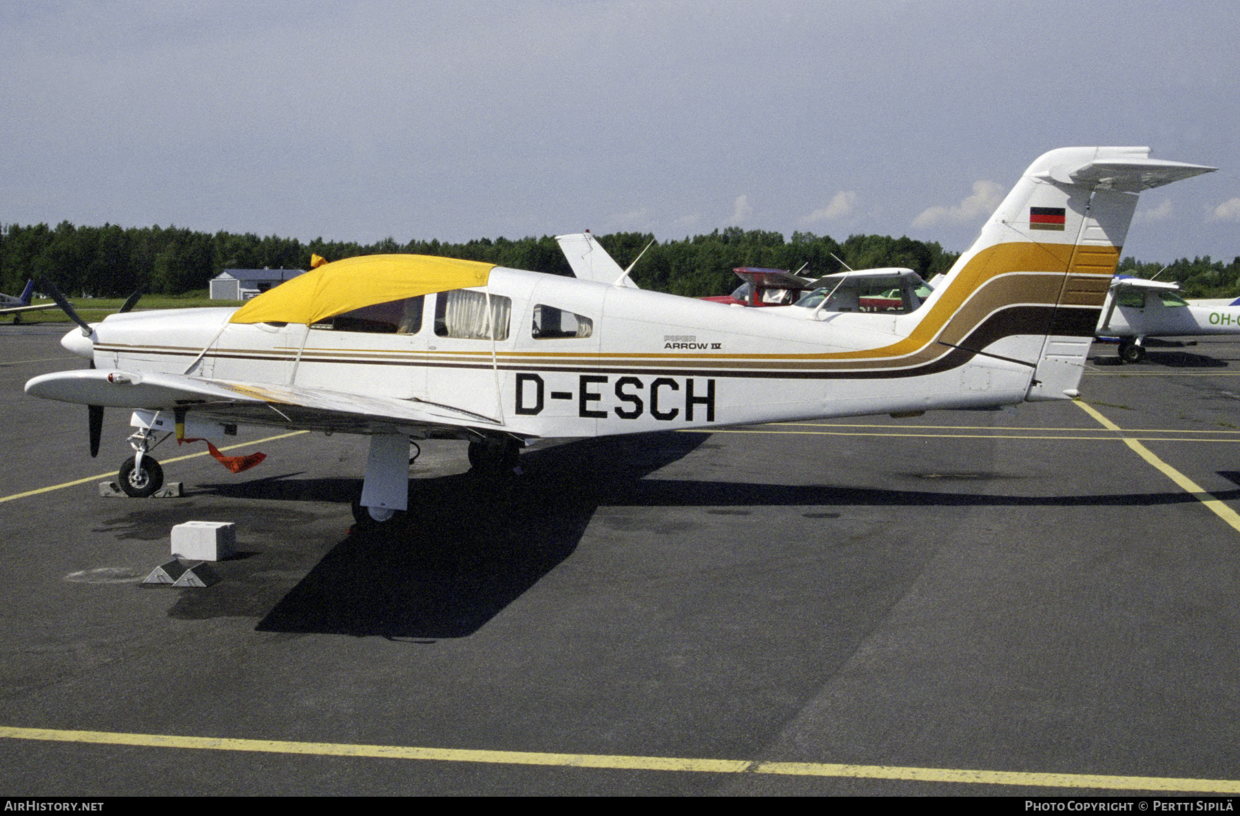 Aircraft Photo of D-ESCH | Piper PA-28RT-201 Cherokee Arrow IV | AirHistory.net #306237