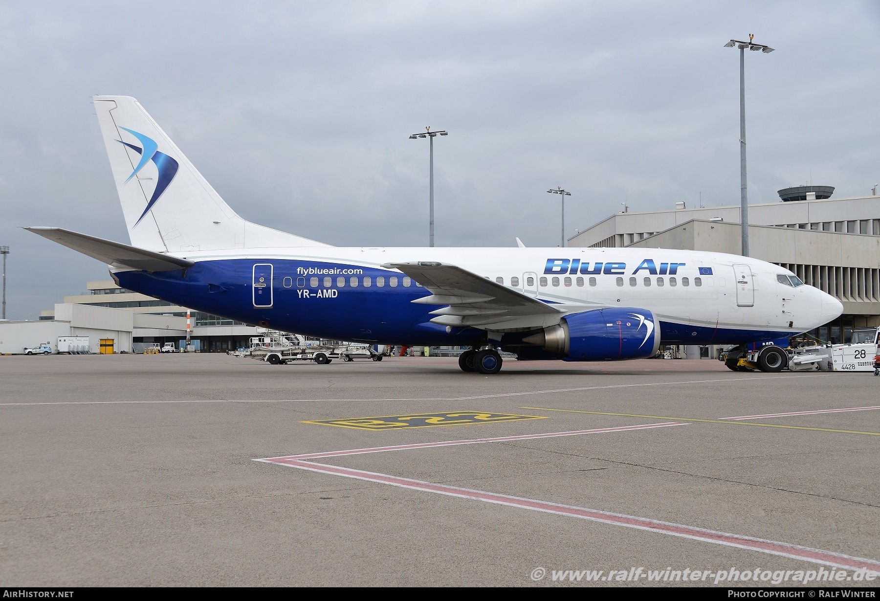Aircraft Photo of YR-AMD | Boeing 737-530 | Blue Air | AirHistory.net #306267