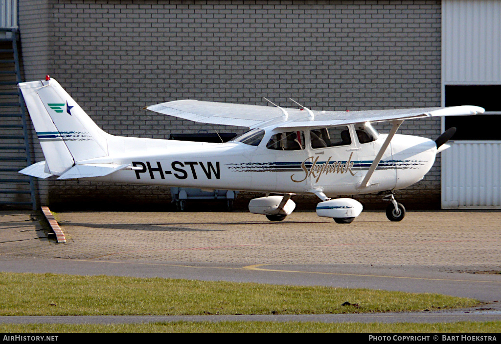 Aircraft Photo of PH-STW | Cessna 172R Skyhawk | Stella Aviation | AirHistory.net #306272