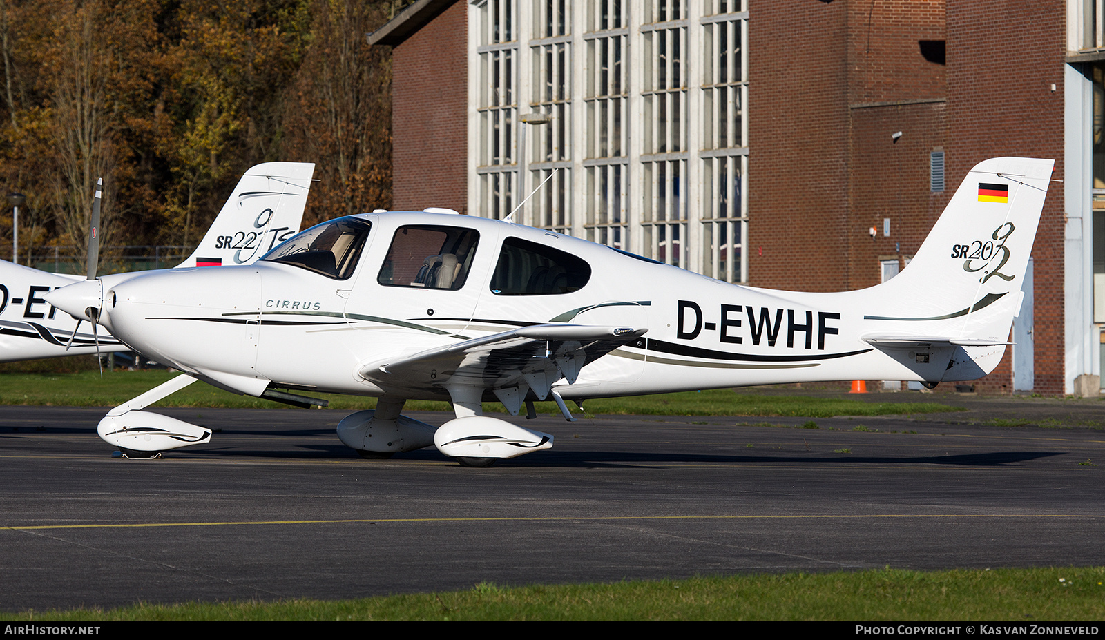 Aircraft Photo of D-EWHF | Cirrus SR-20 G2 | AirHistory.net #306291