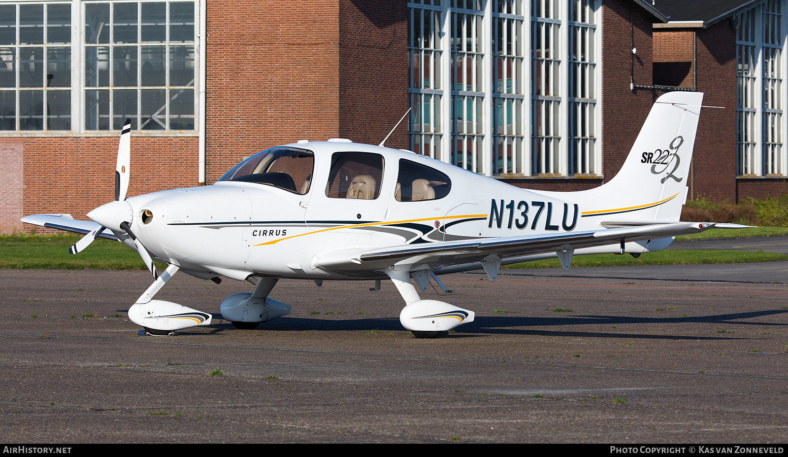 Aircraft Photo of N137LU | Cirrus SR-22 G2 | AirHistory.net #306295