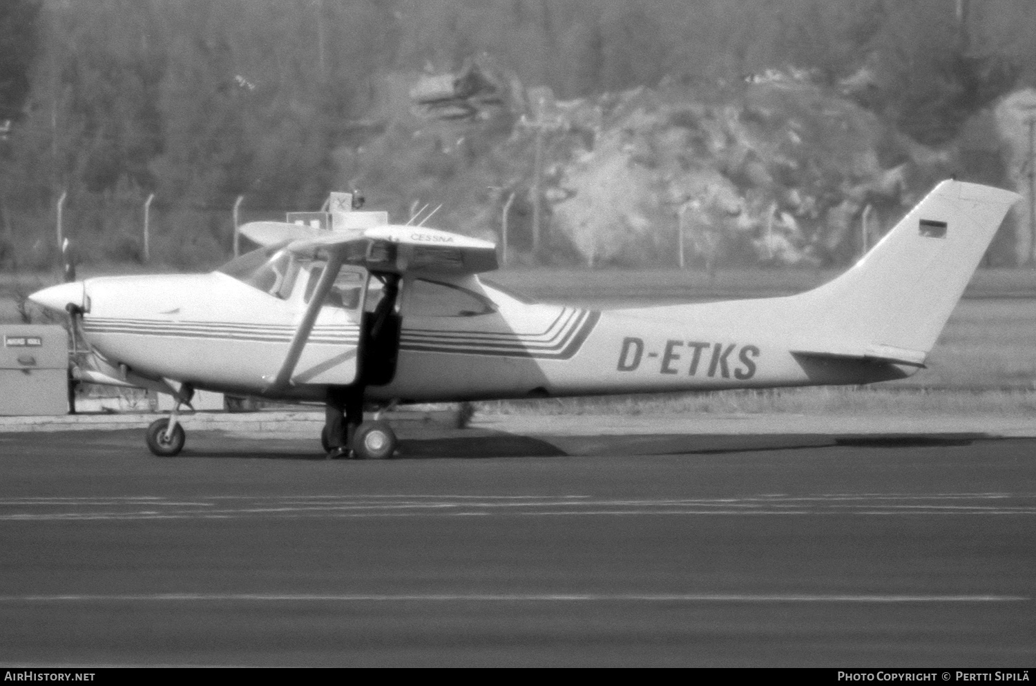 Aircraft Photo of D-ETKS | Cessna TR182 Turbo Skylane RG II | AirHistory.net #306318