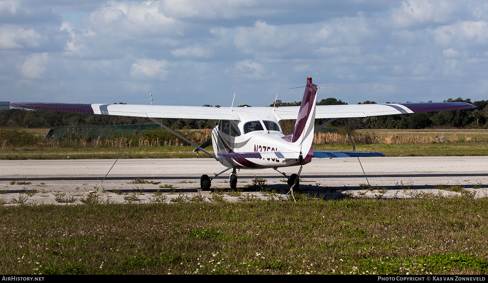 Aircraft Photo of N2758L | Cessna 172G Skyhawk | AirHistory.net #306381