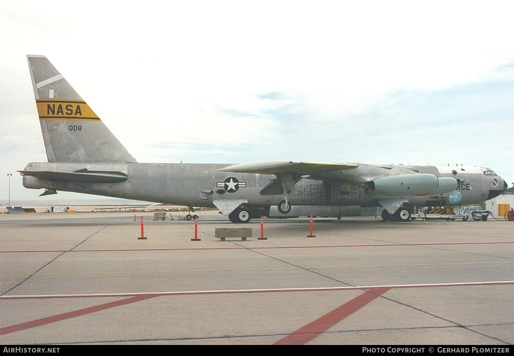 Aircraft Photo of 52-008 / NASA 008 / 008 | Boeing NB-52B Stratofortress | USA - Air Force | AirHistory.net #306534