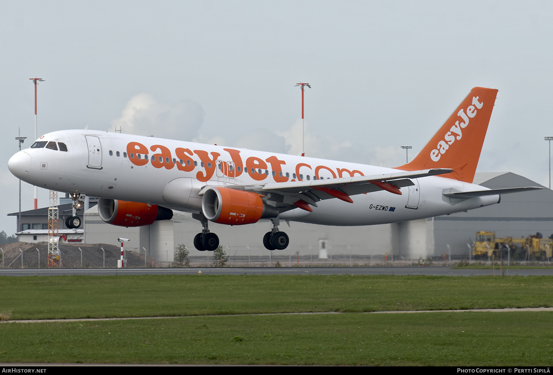 Aircraft Photo of G-EZWD | Airbus A320-214 | EasyJet | AirHistory.net #306735