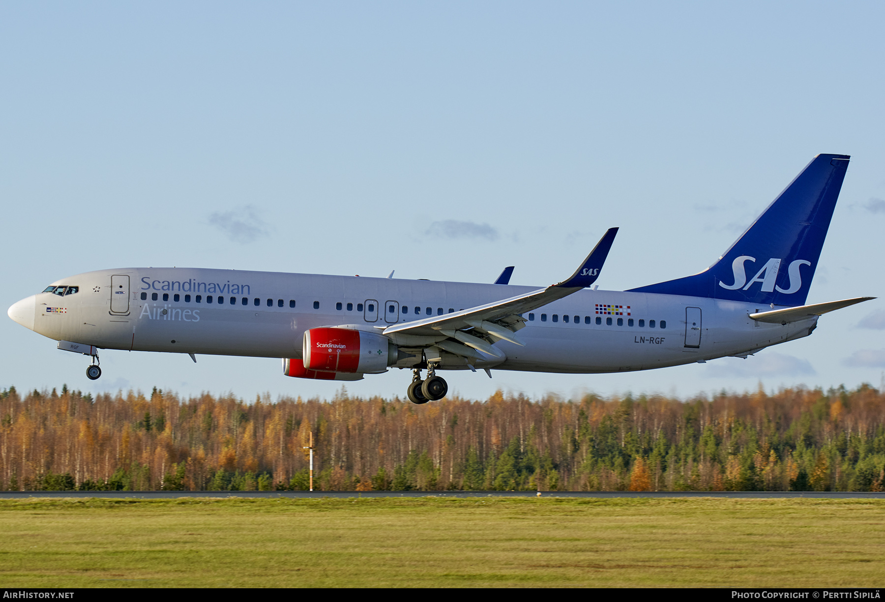 Aircraft Photo of LN-RGF | Boeing 737-86N | Scandinavian Airlines - SAS | AirHistory.net #306777