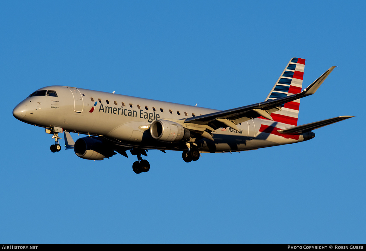 Aircraft Photo of N242NN | Embraer 175LR (ERJ-170-200LR) | American Eagle | AirHistory.net #306893
