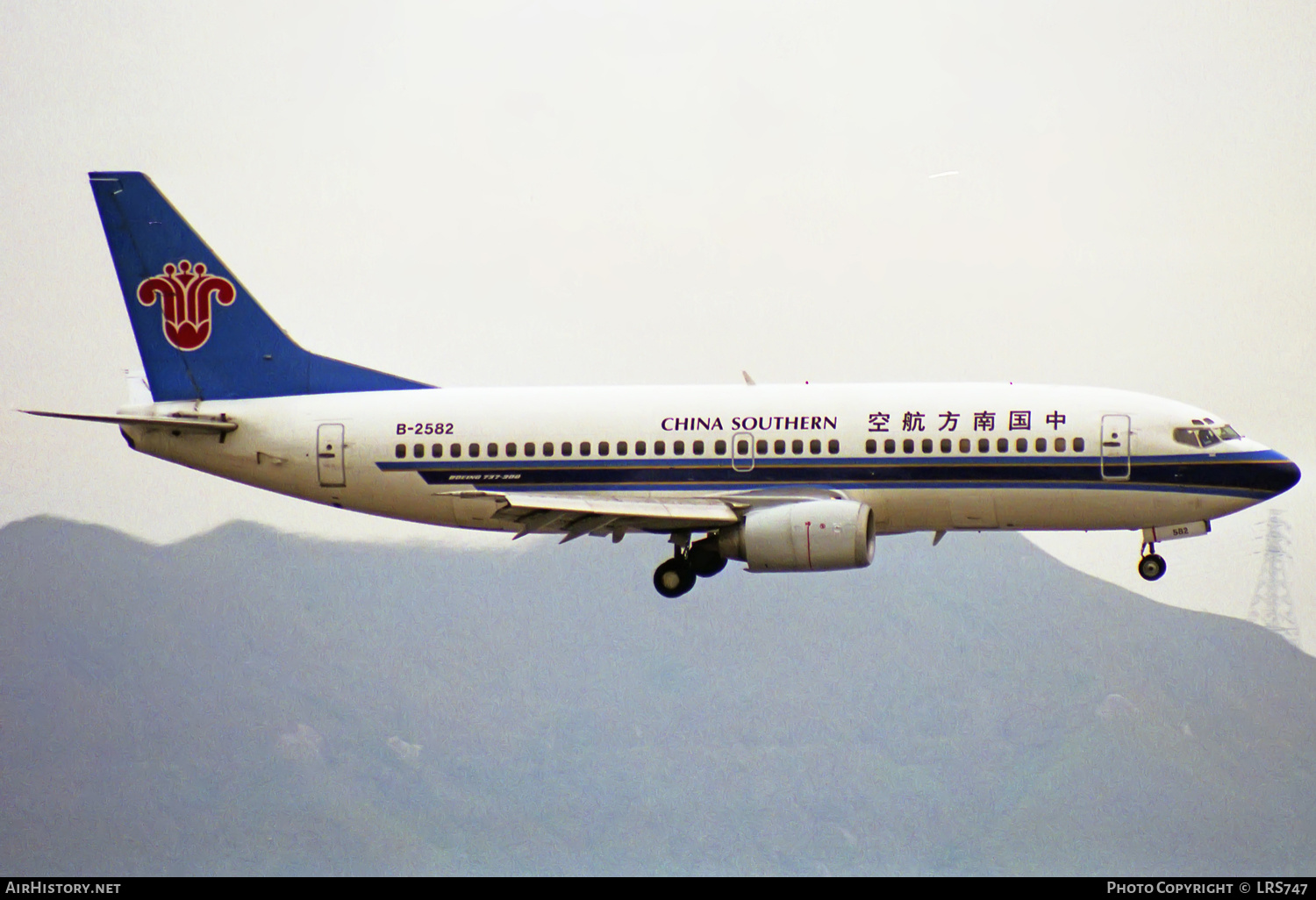 Aircraft Photo of B-2582 | Boeing 737-31B | China Southern Airlines | AirHistory.net #307033