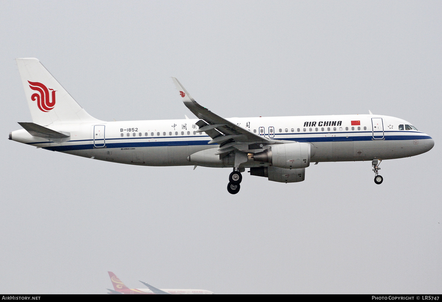 Aircraft Photo of B-1852 | Airbus A320-214 | Air China | AirHistory.net #307128