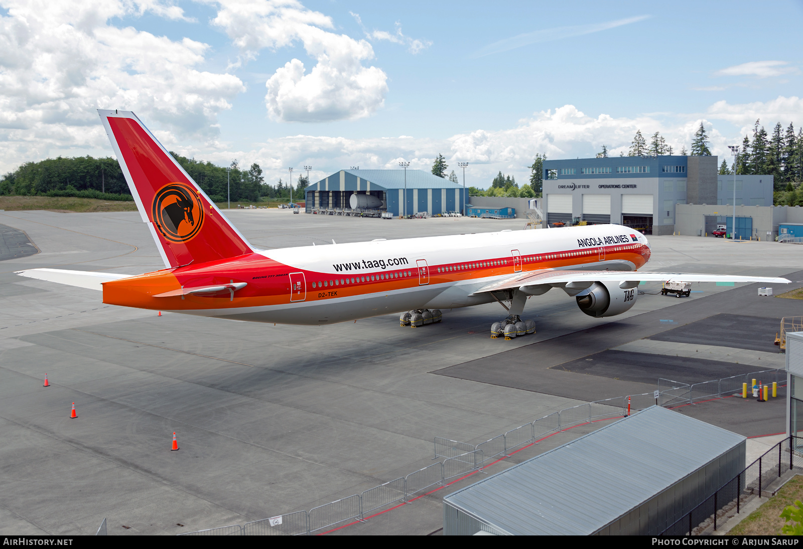 Aircraft Photo of D2-TEK / N5022E | Boeing 777-3M2/ER | TAAG Angola Airlines - Linhas Aéreas de Angola | AirHistory.net #307199