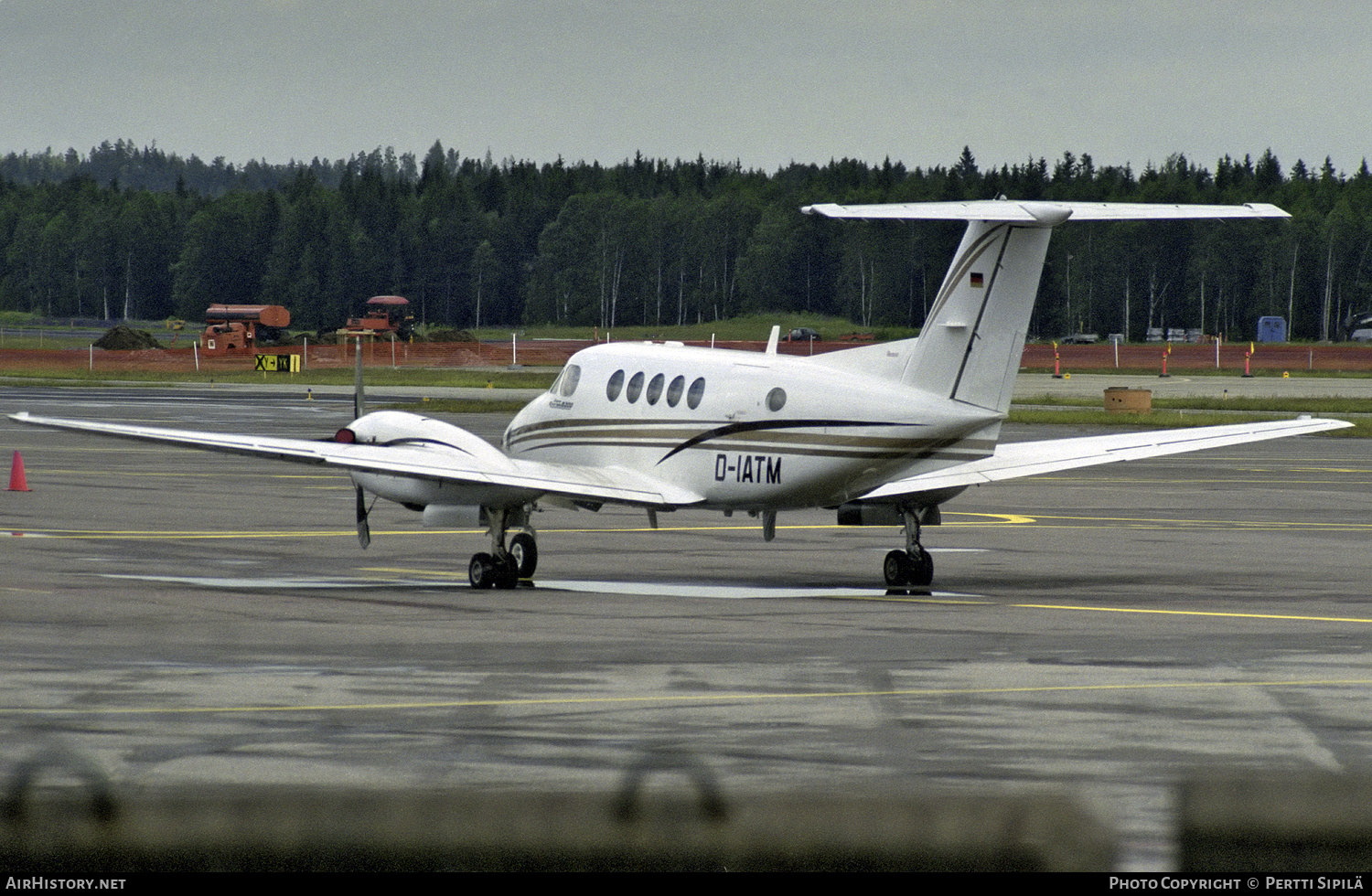 Aircraft Photo of D-IATM | Raytheon B200 King Air | AirHistory.net #307265