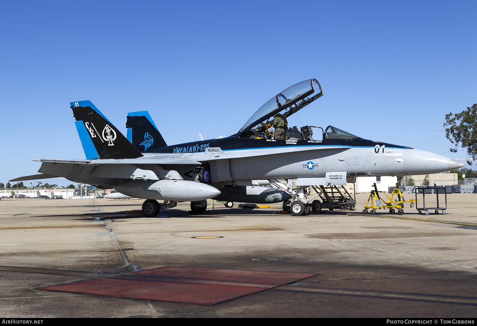 Aircraft Photo of 165680 | McDonnell Douglas F/A-18D Hornet | USA - Marines | AirHistory.net #307271