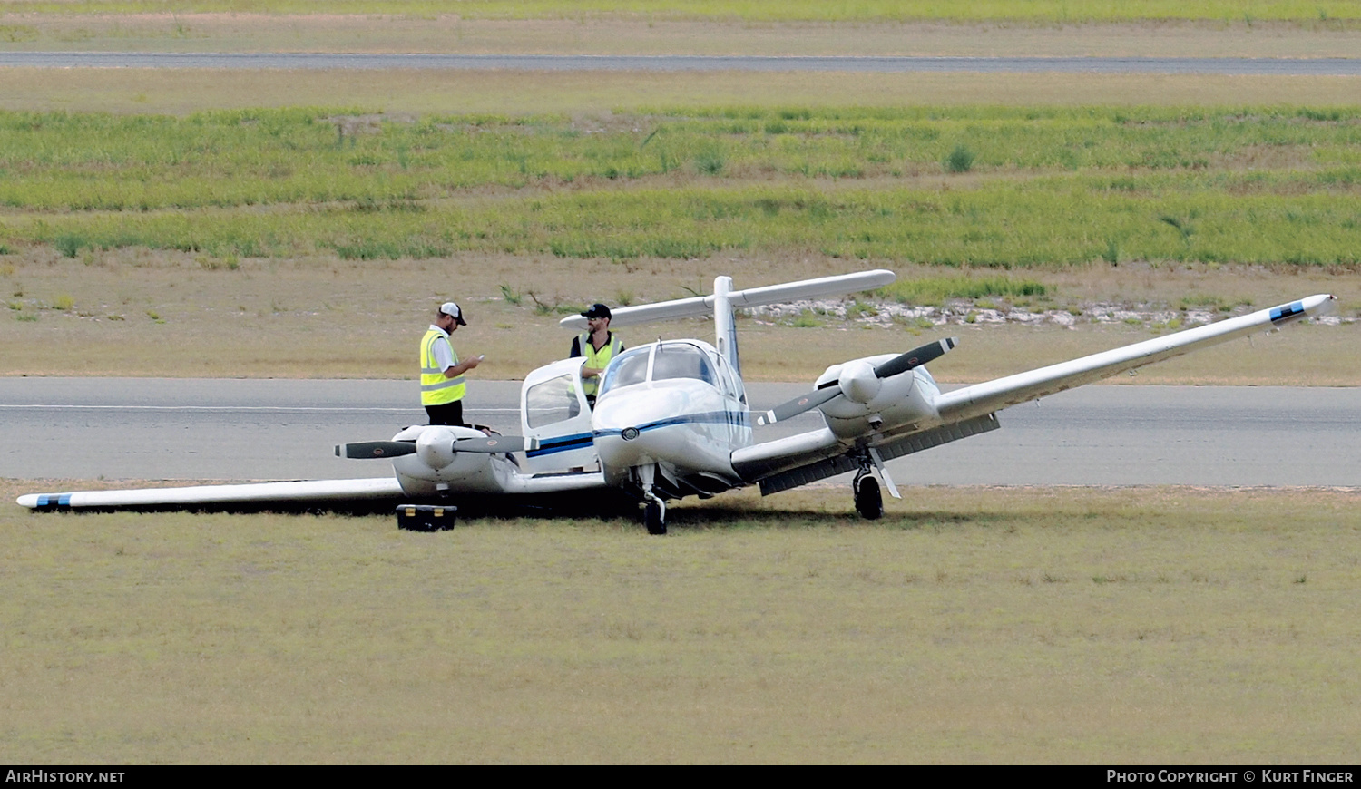 Aircraft Photo of VH-KFO | Piper PA-44-180 Seminole | AirHistory.net #307274