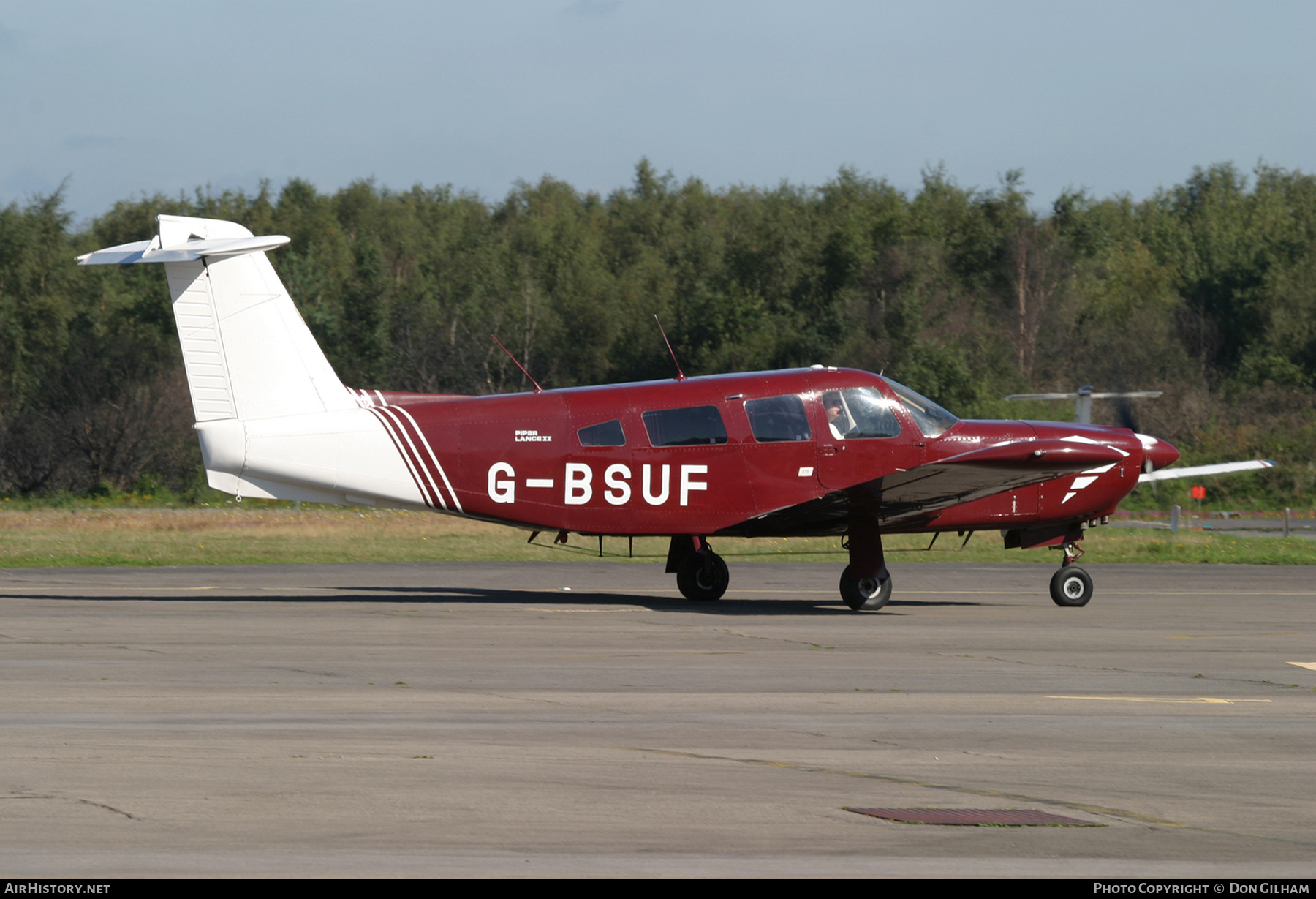Aircraft Photo of G-BSUF | Piper PA-32RT-300 Lance II | AirHistory.net #307429