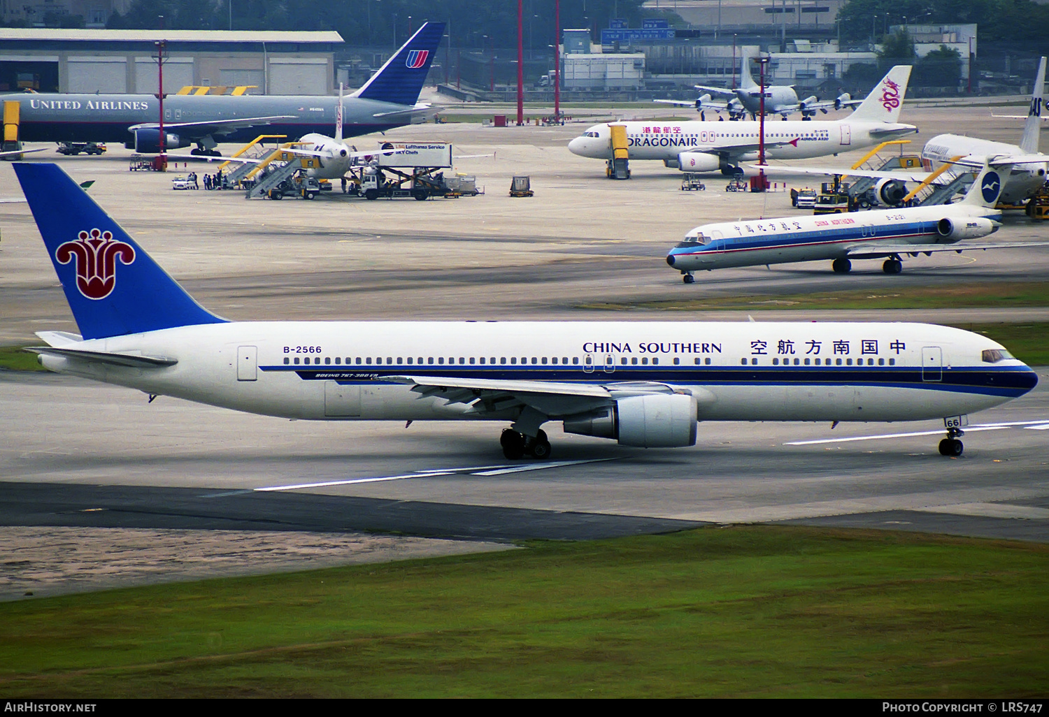Aircraft Photo of B-2566 | Boeing 767-31B/ER | China Southern Airlines | AirHistory.net #307458