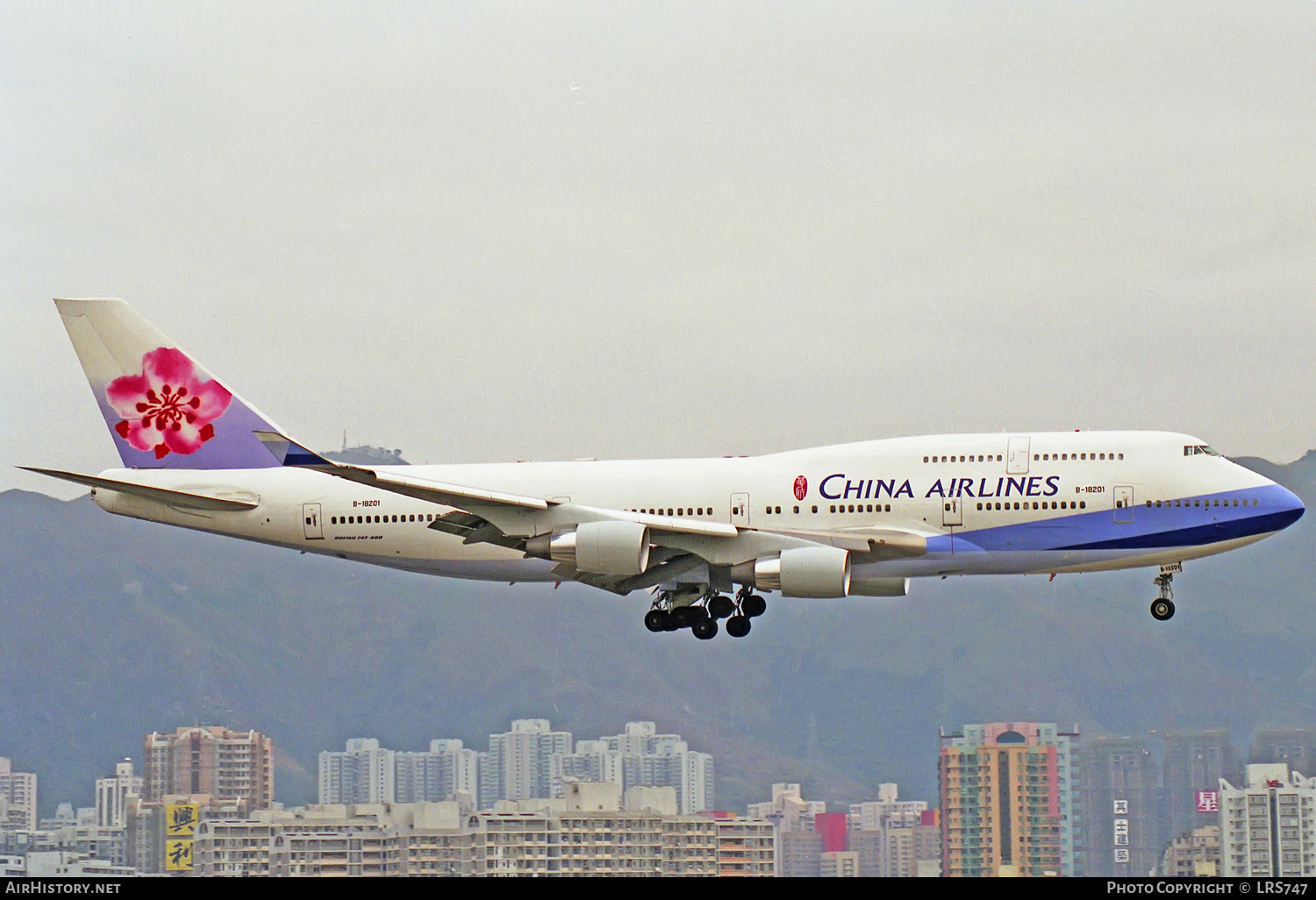 Aircraft Photo of B-18201 | Boeing 747-409 | China Airlines | AirHistory.net #307460