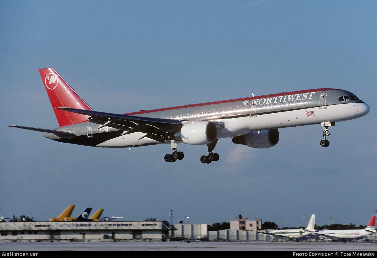 Aircraft Photo of N512US | Boeing 757-251 | Northwest Airlines | AirHistory.net #307837