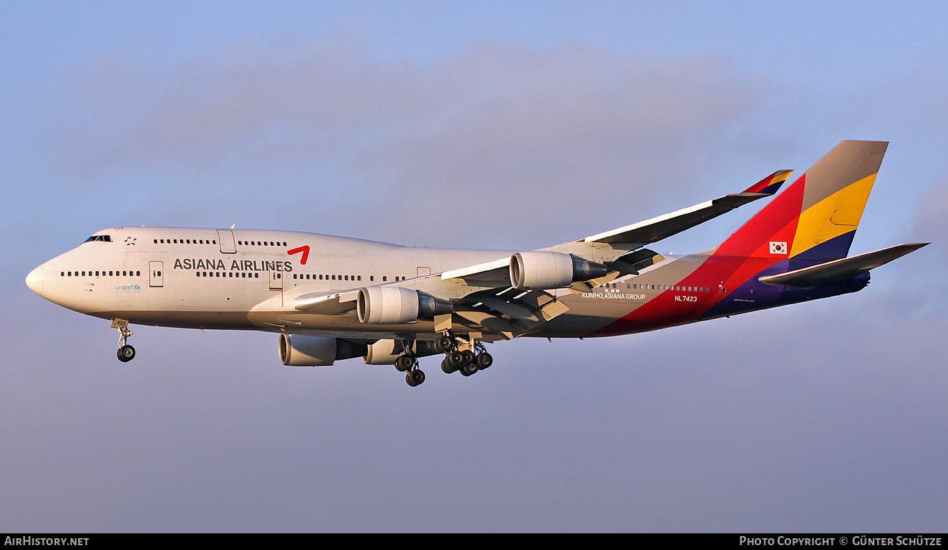 Aircraft Photo of HL7423 | Boeing 747-48EM | Asiana Airlines | AirHistory.net #307946