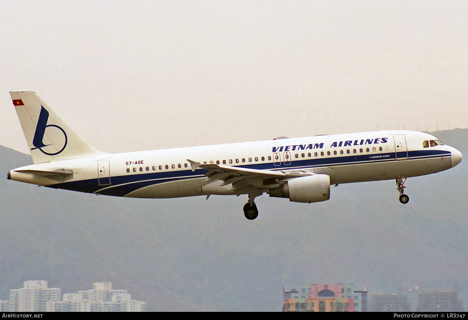 Aircraft Photo of S7-ASE | Airbus A320-214 | Vietnam Airlines | AirHistory.net #307964