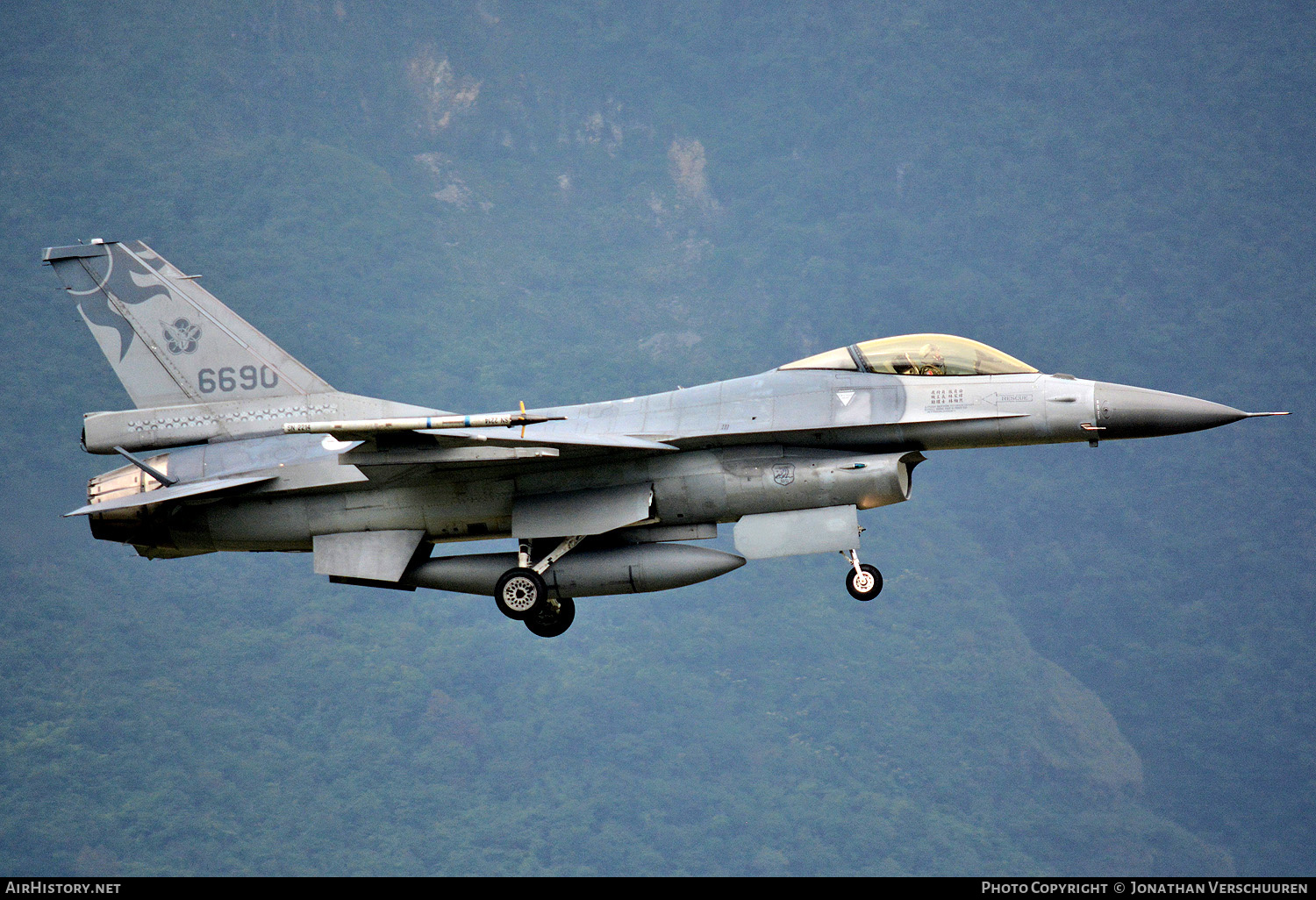 Aircraft Photo of 6690 | General Dynamics F-16A Fighting Falcon | Taiwan - Air Force | AirHistory.net #308097