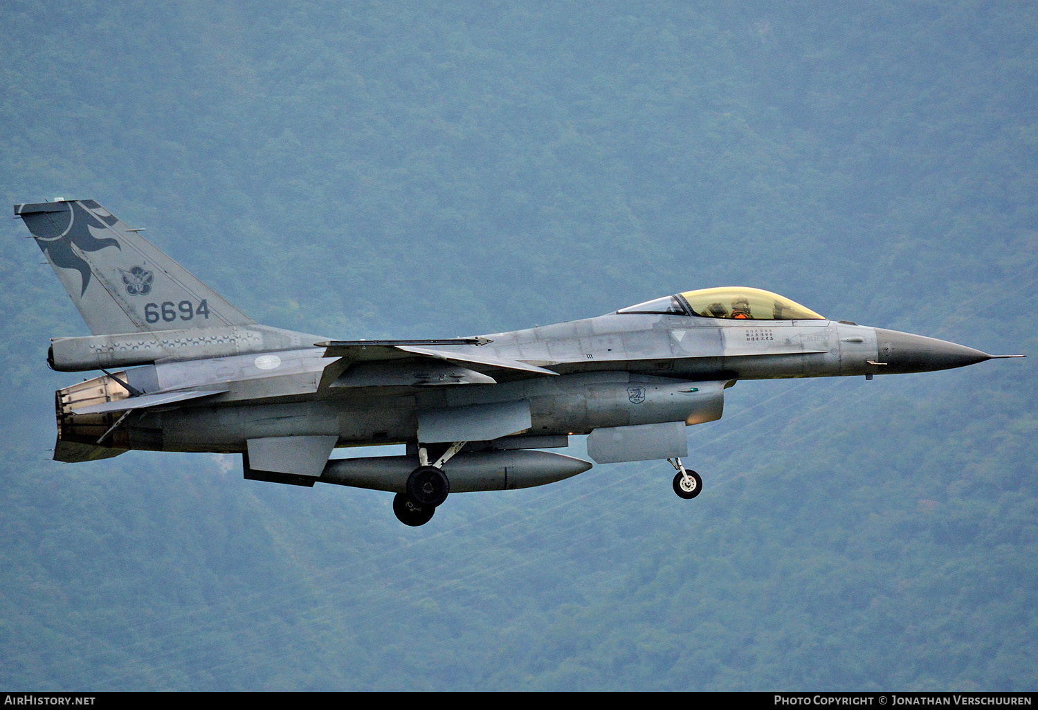 Aircraft Photo of 6694 | General Dynamics F-16A Fighting Falcon | Taiwan - Air Force | AirHistory.net #308099