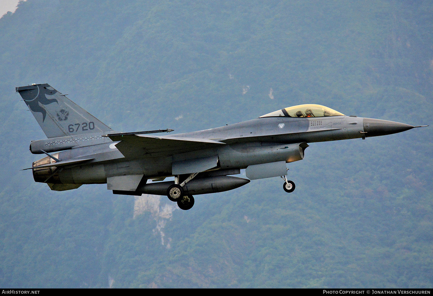 Aircraft Photo of 6720 | General Dynamics F-16A Fighting Falcon | Taiwan - Air Force | AirHistory.net #308122