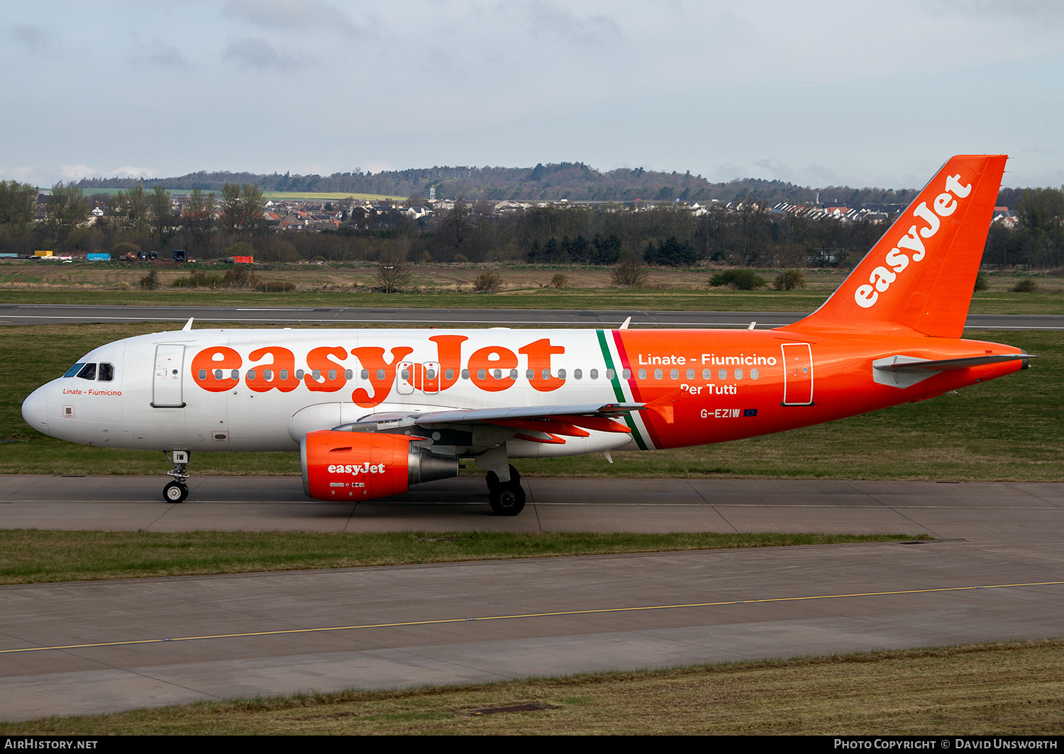Aircraft Photo of G-EZIW | Airbus A319-111 | EasyJet | AirHistory.net #308199