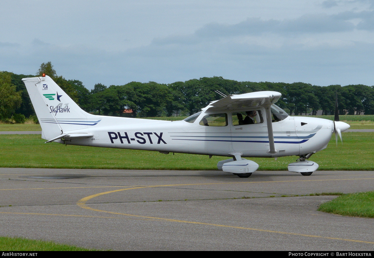 Aircraft Photo of PH-STX | Cessna 172S Skyhawk | Stella Aviation | AirHistory.net #308381