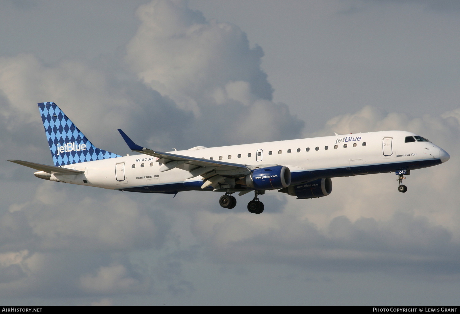 Aircraft Photo of N247JB | Embraer 190AR (ERJ-190-100IGW) | JetBlue Airways | AirHistory.net #308390