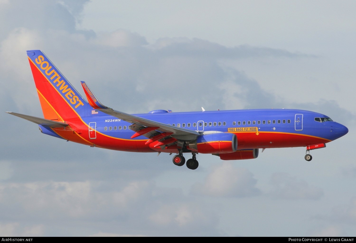 Aircraft Photo of N234WN | Boeing 737-7H4 | Southwest Airlines | AirHistory.net #308429