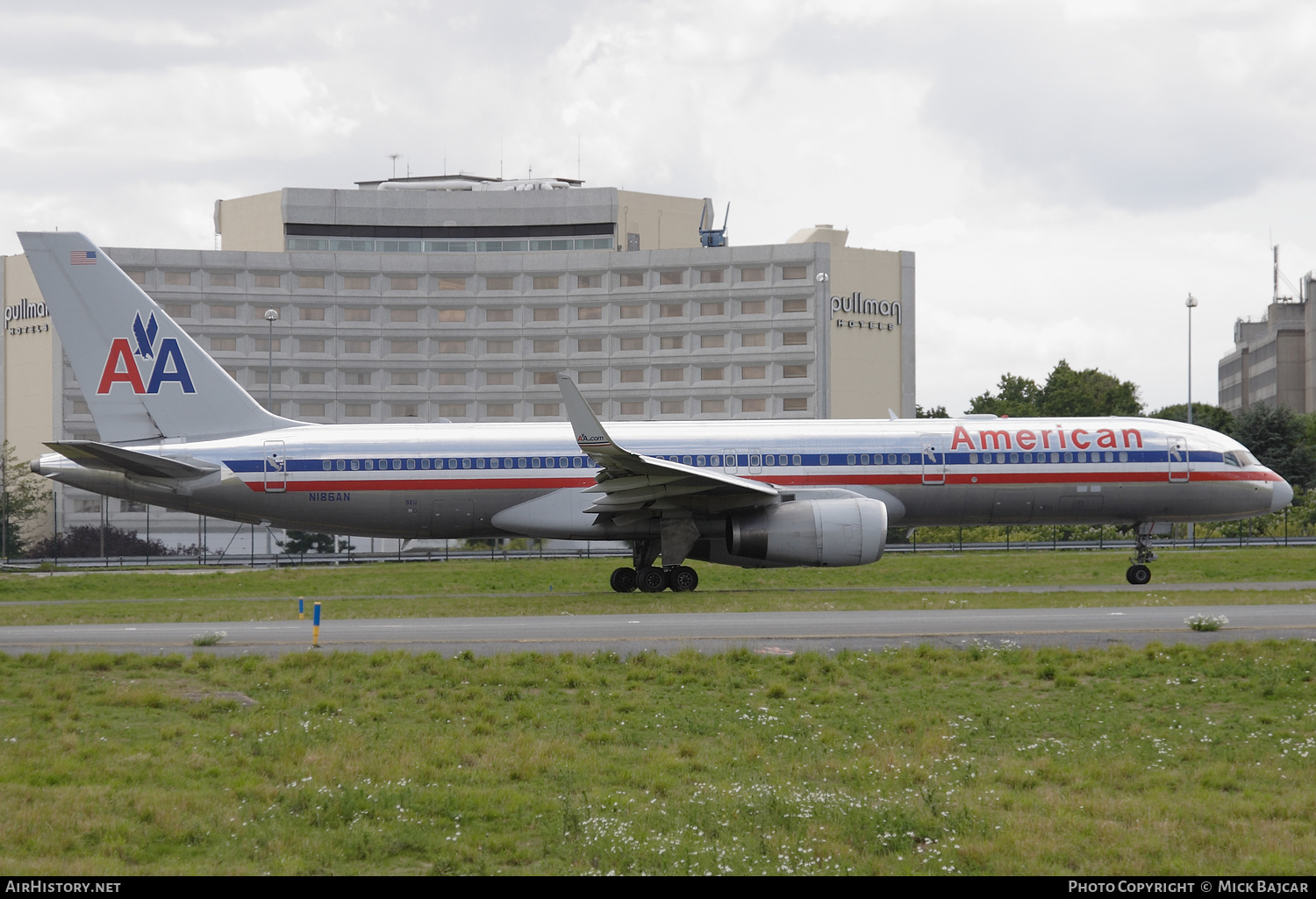 Aircraft Photo of N186AN | Boeing 757-223 | American Airlines | AirHistory.net #309063