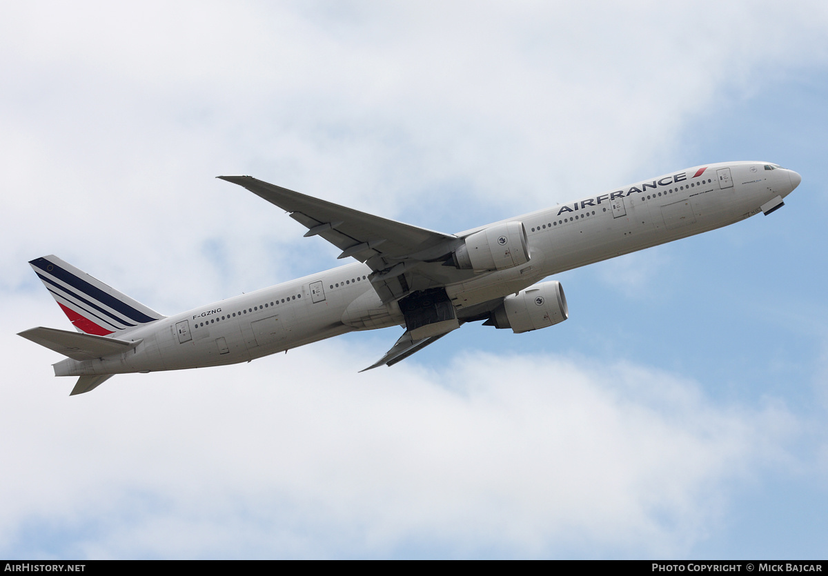 Aircraft Photo of F-GZNG | Boeing 777-328/ER | Air France | AirHistory.net #309168
