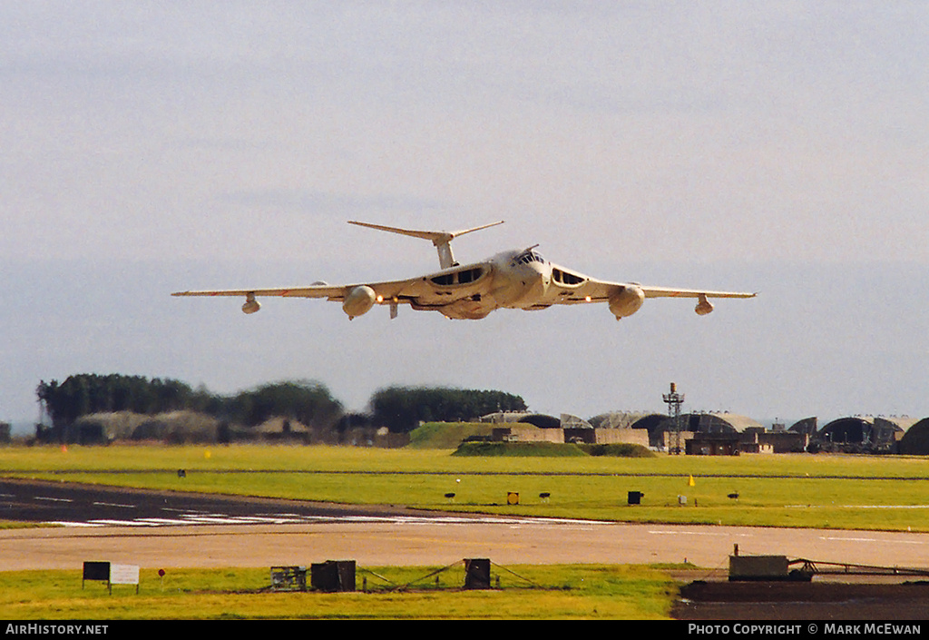 Aircraft Photo of XL231 | Handley Page HP-80 Victor K2 | UK - Air Force | AirHistory.net #309176