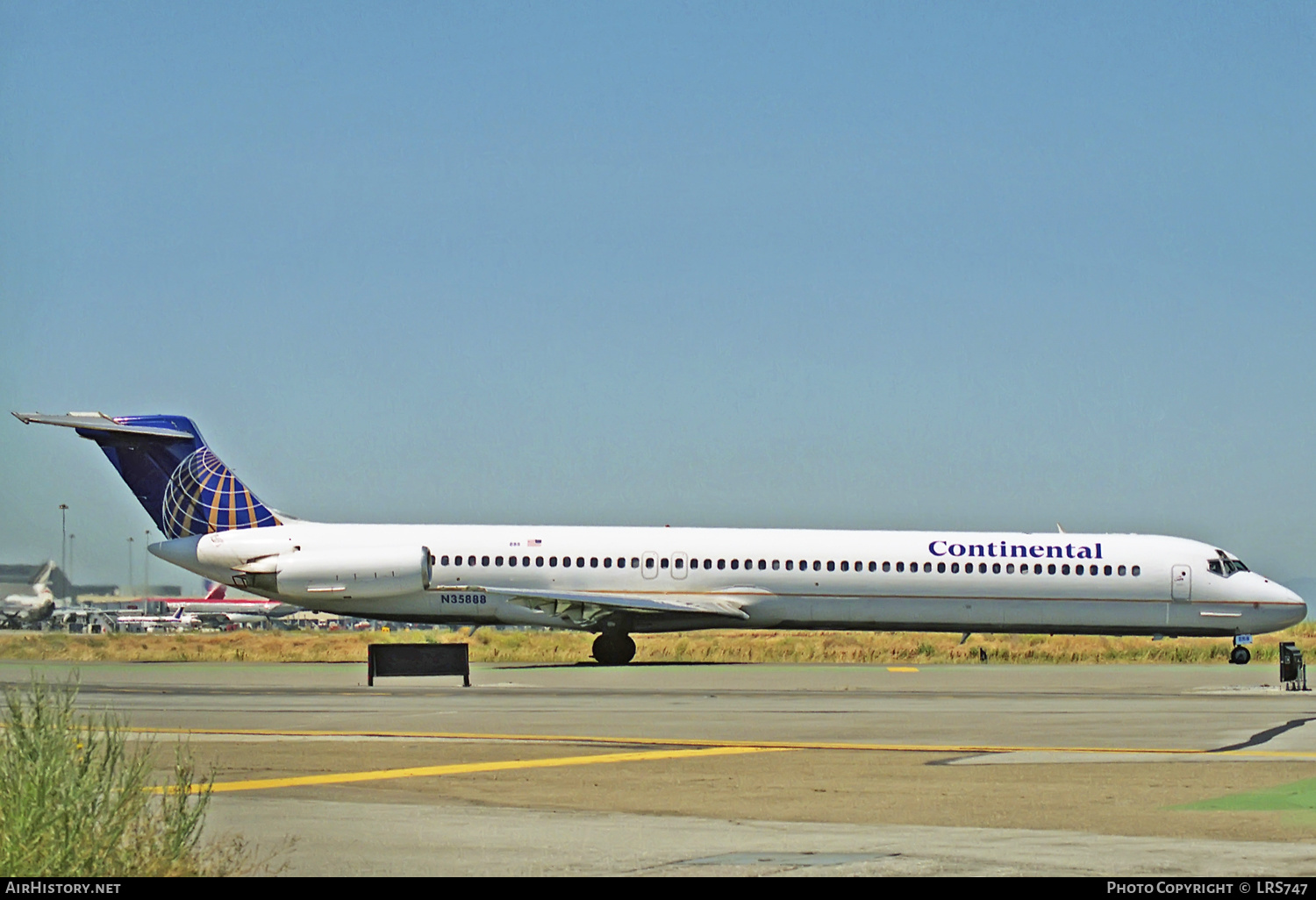 Aircraft Photo of N35888 | McDonnell Douglas MD-82 (DC-9-82) | Continental Airlines | AirHistory.net #309214
