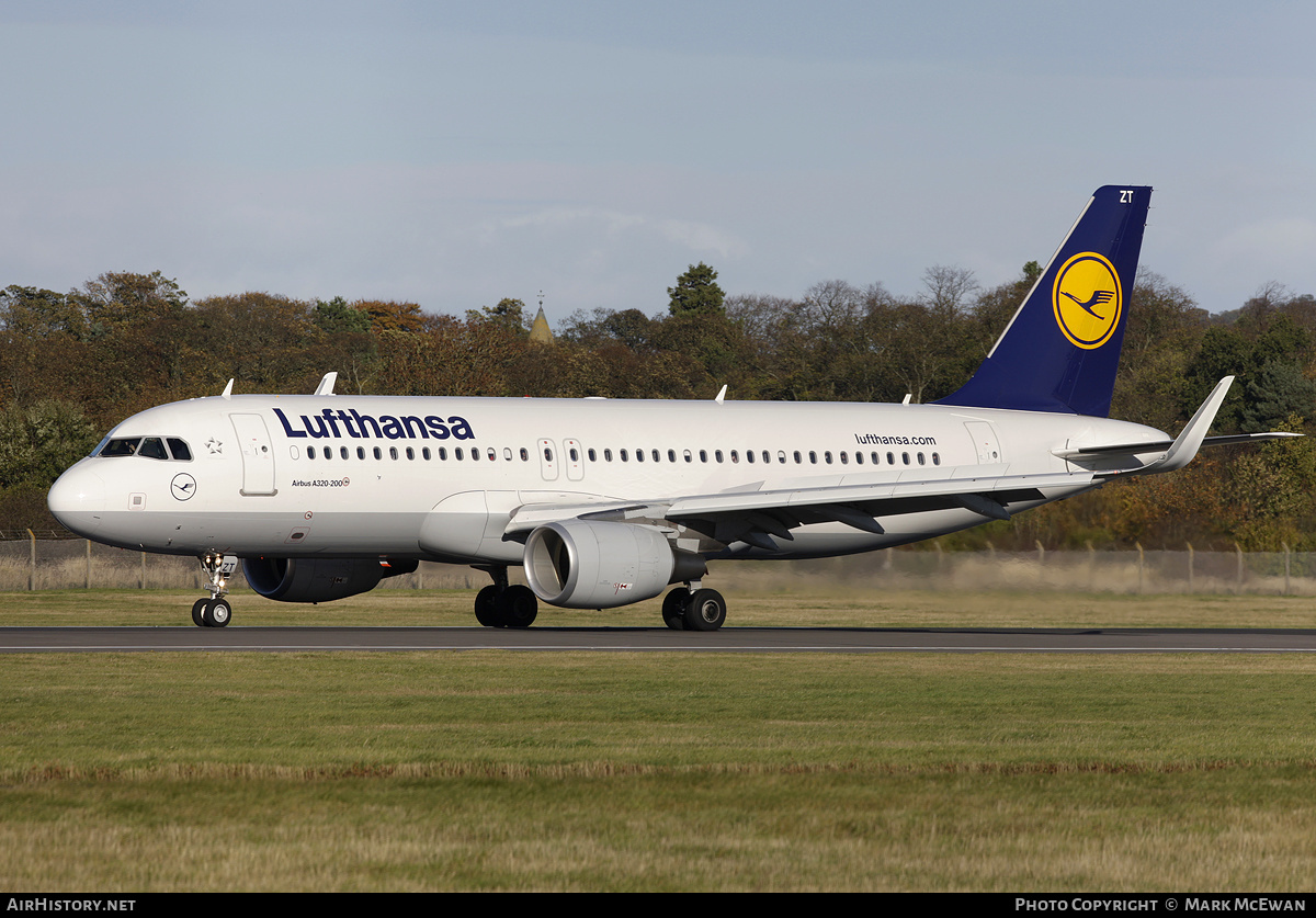 Aircraft Photo of D-AIZT | Airbus A320-214 | Lufthansa | AirHistory.net #309410