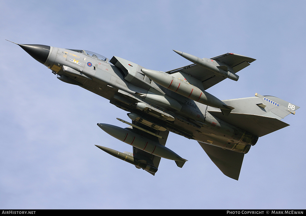 Aircraft Photo of ZA588 | Panavia Tornado GR4 | UK - Air Force | AirHistory.net #309424