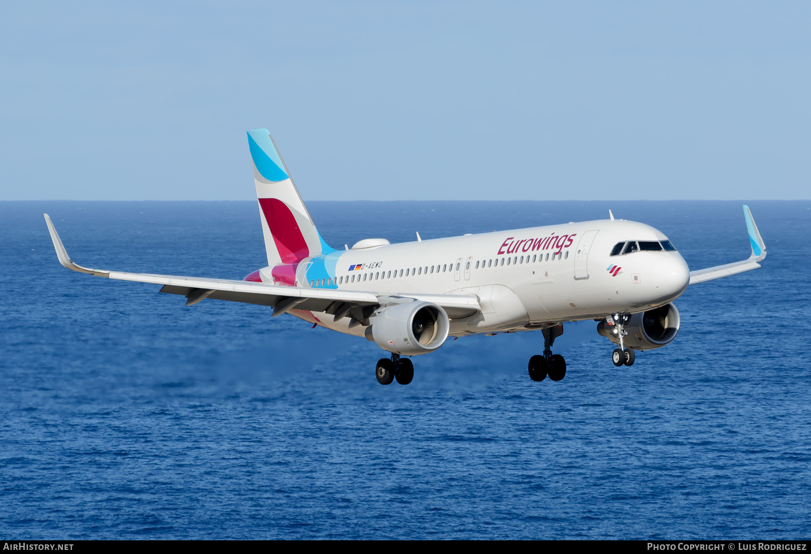 Aircraft Photo of D-AEWO | Airbus A320-214 | Eurowings | AirHistory.net #309479