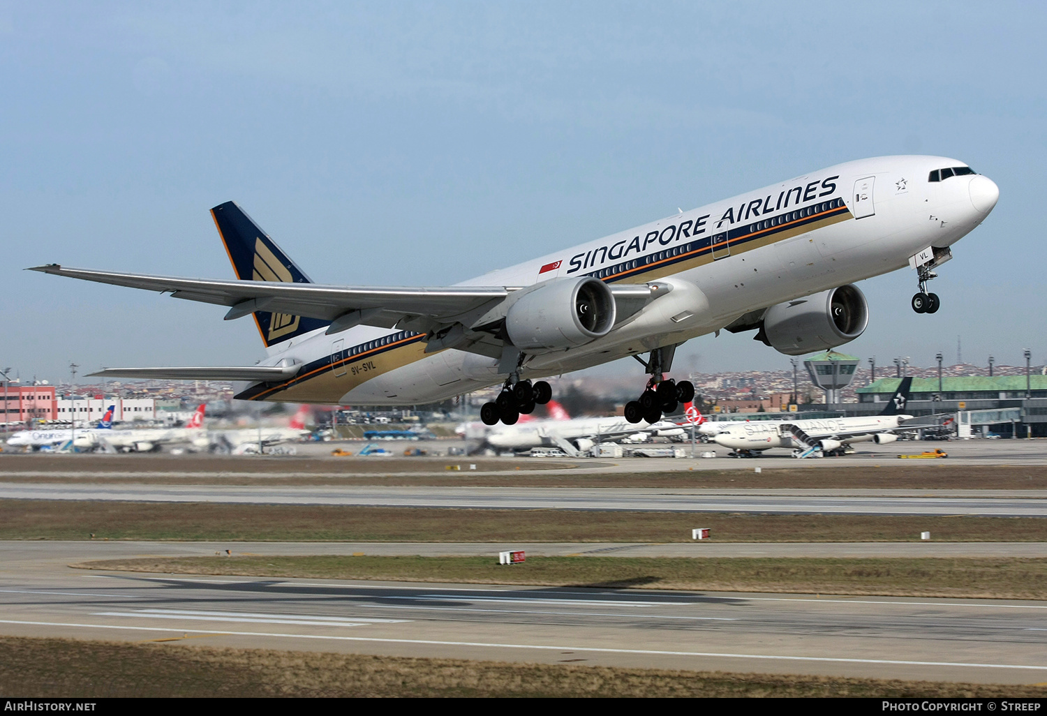 Aircraft Photo of 9V-SVL | Boeing 777-212/ER | Singapore Airlines | AirHistory.net #309547