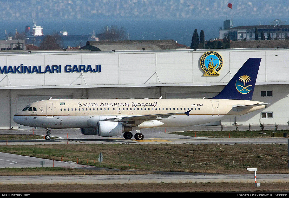 Aircraft Photo of HZ-AS42 | Airbus A320-214 | Saudi Arabian Airlines | AirHistory.net #309554