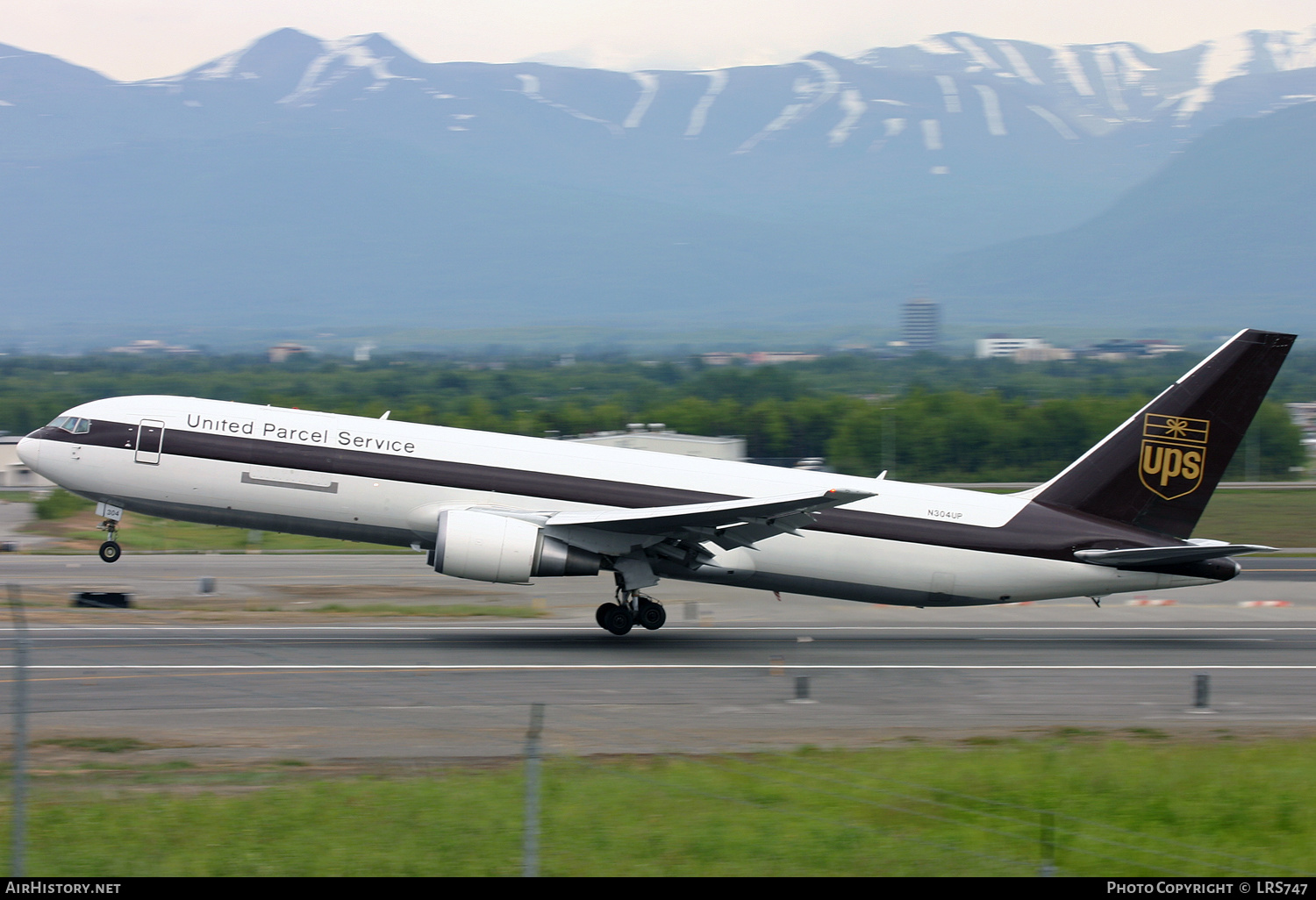 Aircraft Photo of N304UP | Boeing 767-34AF/ER | United Parcel Service - UPS | AirHistory.net #309578