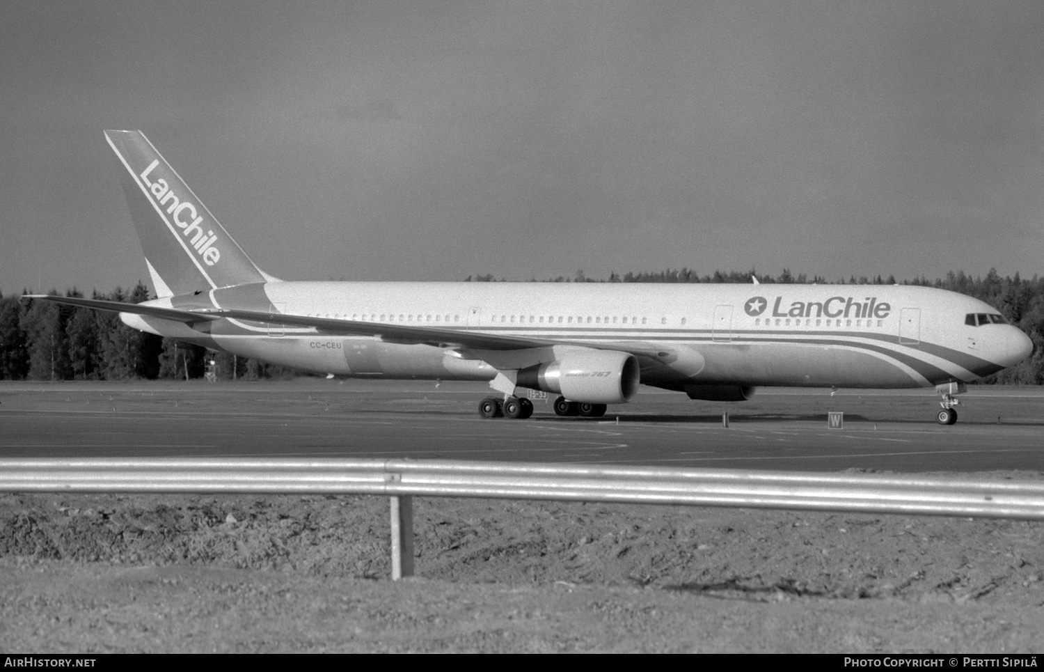 Aircraft Photo of CC-CEU | Boeing 767-33A/ER | LAN Chile - Línea Aérea Nacional | AirHistory.net #309641